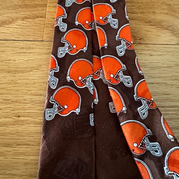 Vintage Cleveland Browns Necktie 100% Silk NFL AFC Central - Picture 14 of 15